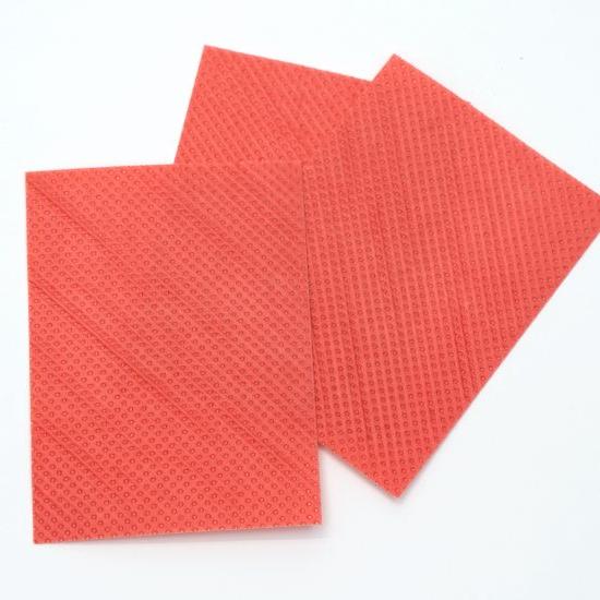红色的餐巾纸